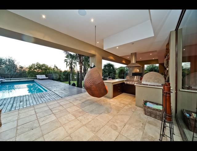 5 BEDROOM HOUSE FOR SALE IN BRYANSTON